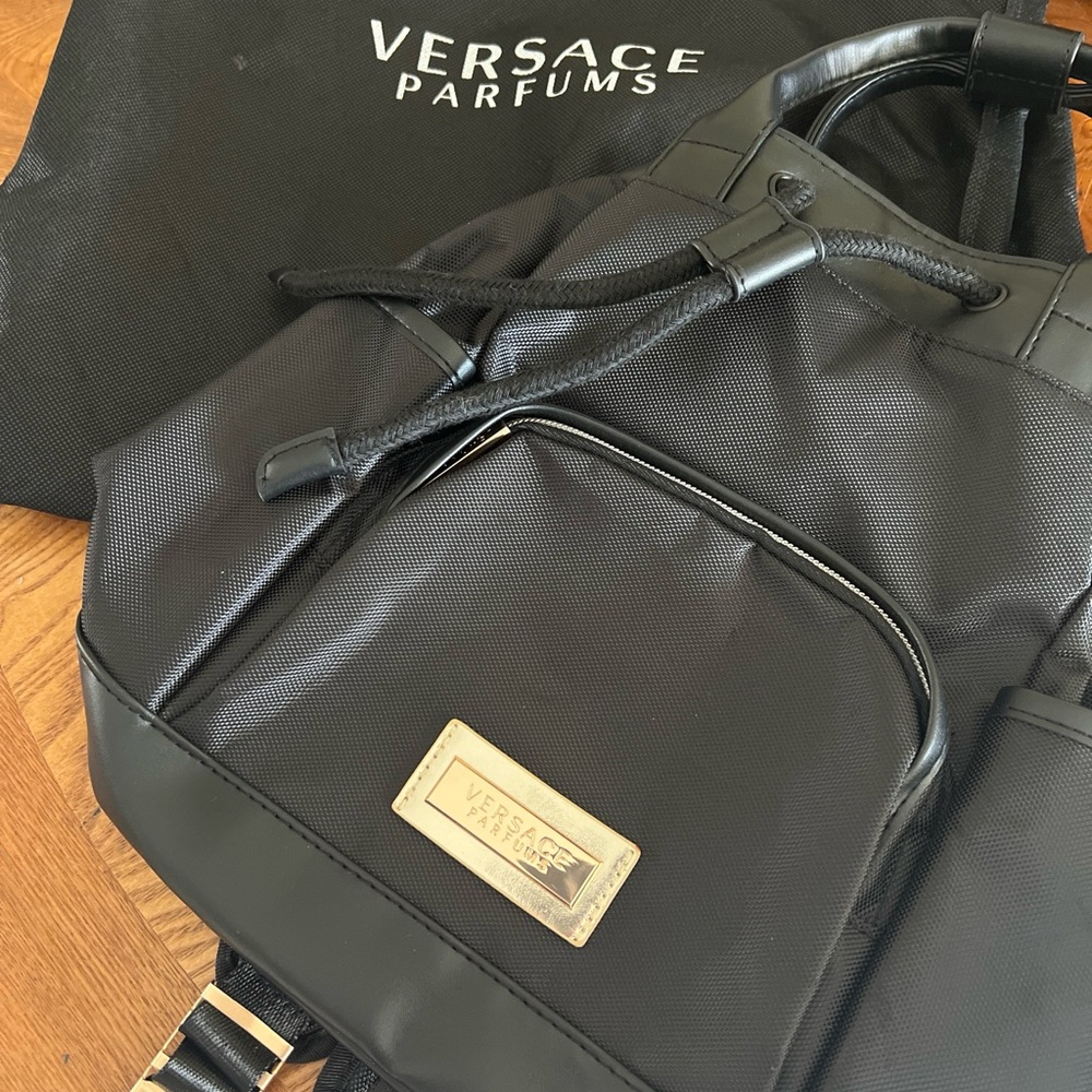 Backpack - Picture 2 of 5